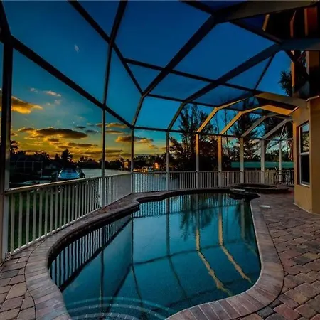 Private Luxury Villa With Heated Pool & Spa, Game Room, & Kayaks - Villa Coral Breeze - Roelens